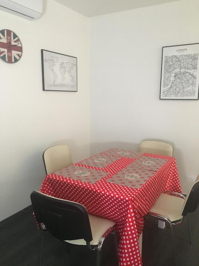 Buckingham Palace Apartman, 데브레첸 외부 사진