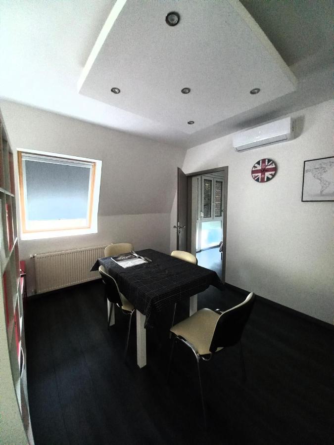 Buckingham Palace Apartman, 데브레첸 외부 사진